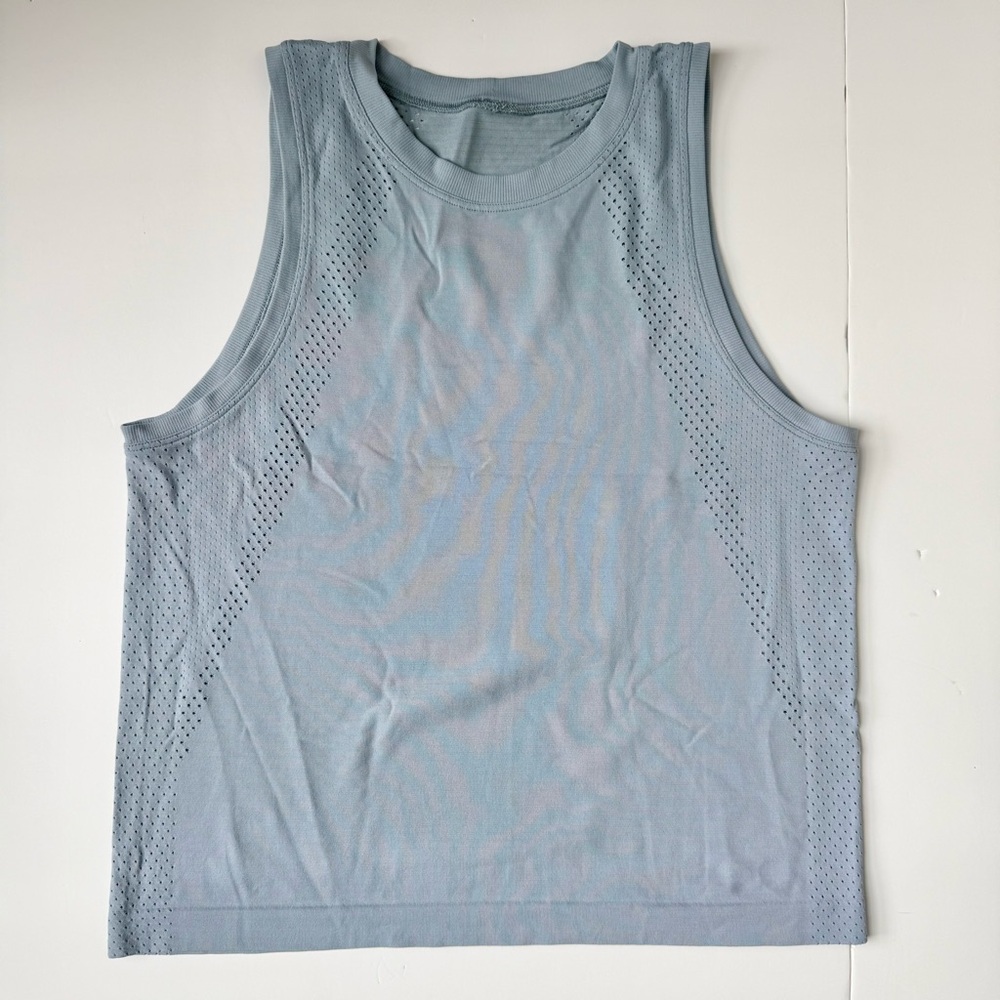 Lululemon Train to Be Tank Grey Seamless Breathable Size 6 - Picture 2 of 5